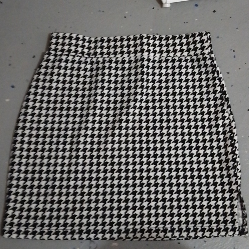 Mini skirt - Picture 2 of 3